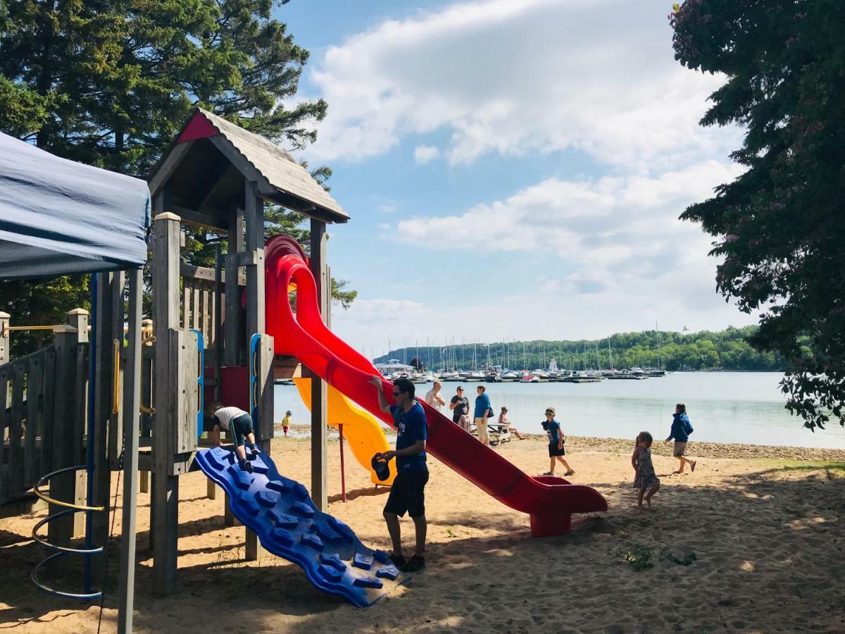 Lakefront Hope LodgeMiller Lake エクステリア 写真