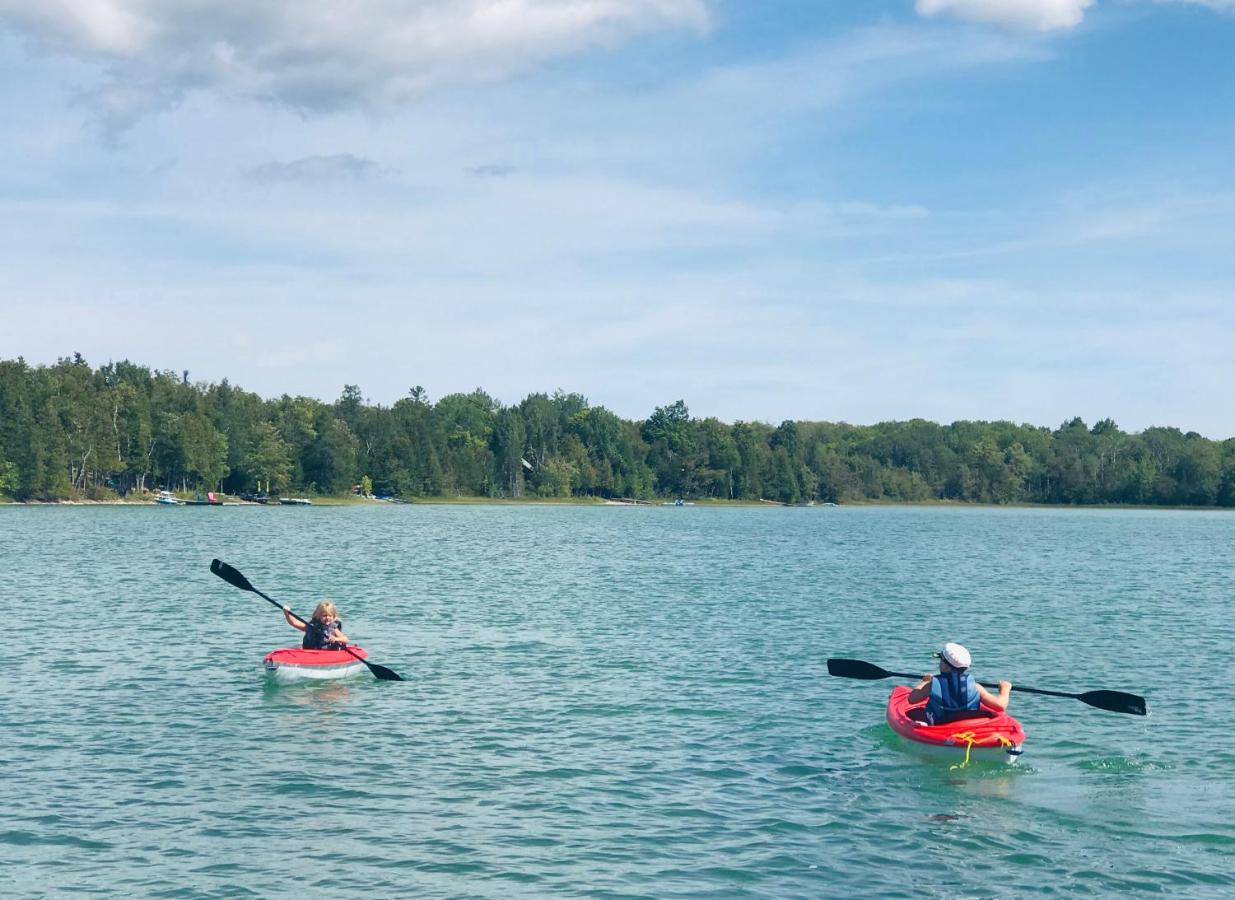 Lakefront Hope LodgeMiller Lake エクステリア 写真