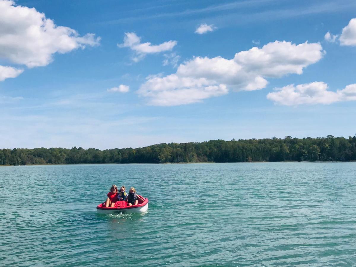 Lakefront Hope LodgeMiller Lake エクステリア 写真