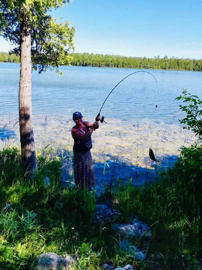 Lakefront Hope LodgeMiller Lake エクステリア 写真