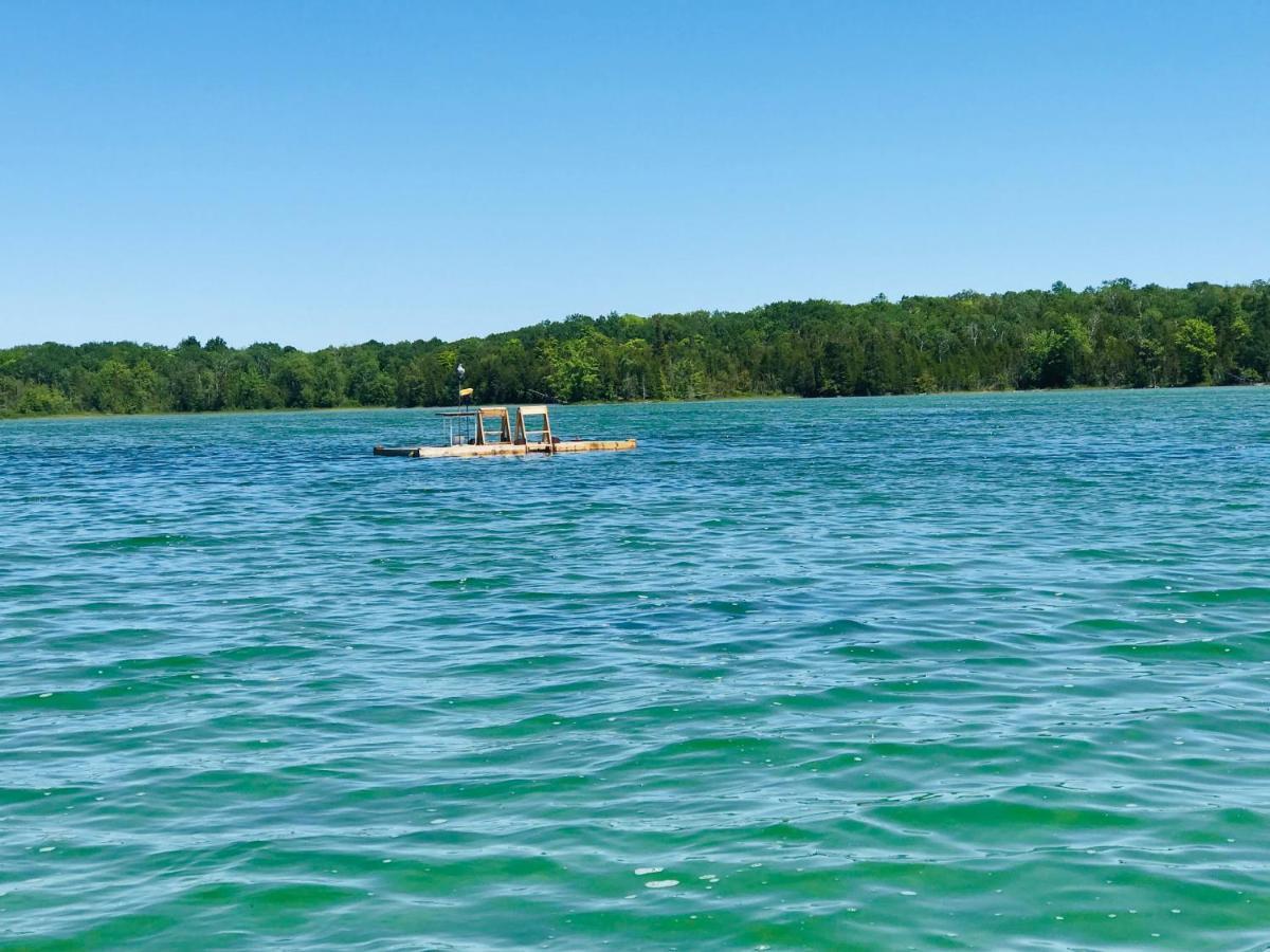 Lakefront Hope LodgeMiller Lake エクステリア 写真
